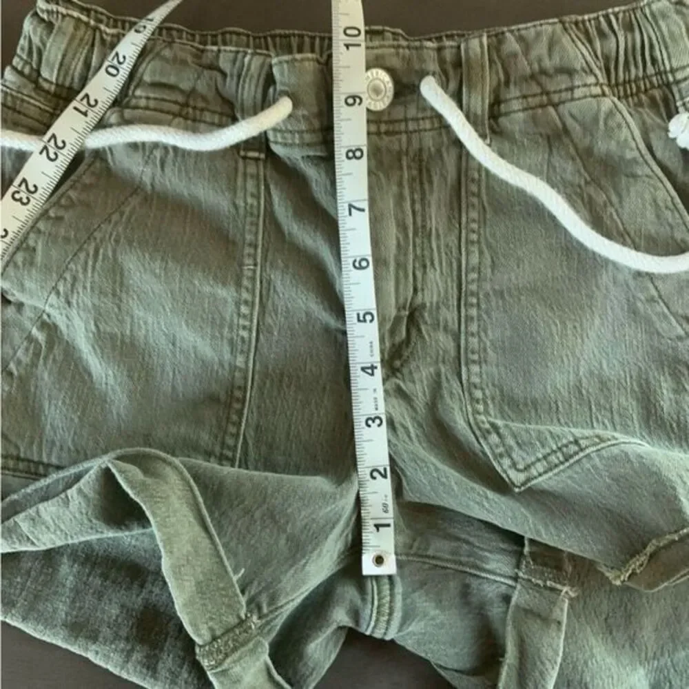 AMERICAN EAGLE‎ Women’s Tomgirl Olive Green Drawstring Cuffed Shorts Size 0 - Picture 13 of 14